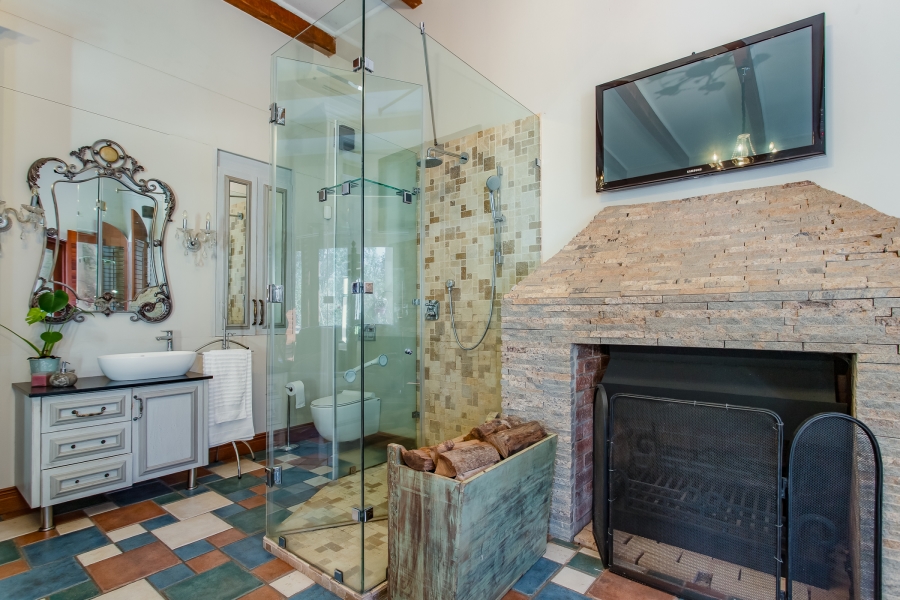 5 Bedroom Property for Sale in Winelands Western Cape